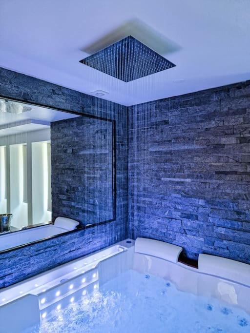 Le Enecy - Spa - Coeur Vieille Ville Аннесі Екстер'єр фото